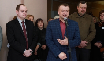 Минус еще один барьер на пути к знаниям и полноценной жизни.